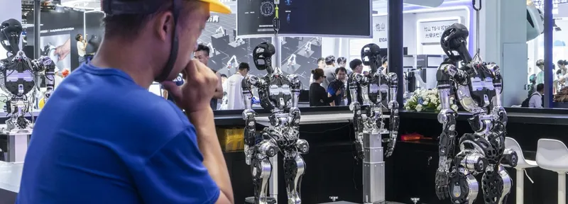Roboty humanoidalne na targach w Chinach, zdjęcie z artykułu Rzeczpospolitej